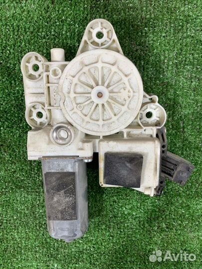 Стеклоподъемник Opel Vectra седан Z18XE 2005