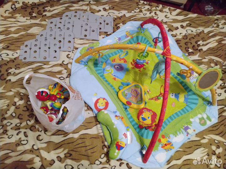 Развивающий коврик bright starts + игрушки