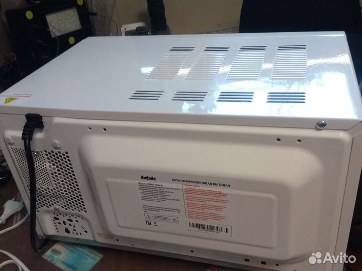 Микроволновка BBK 20MWS-703MW