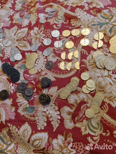 Монеты магнит