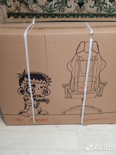 Кресло компьютерное Zombie 8 черное / красное