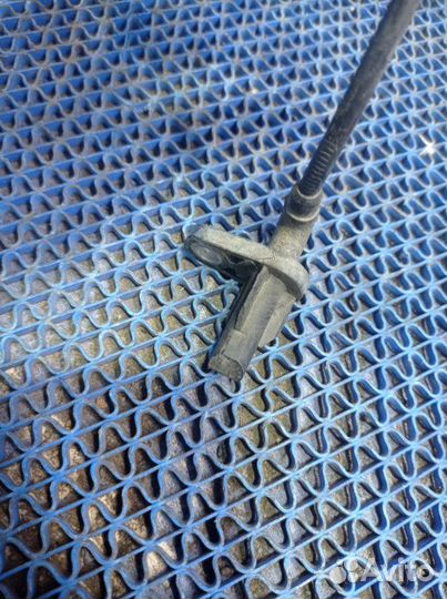 Задний левый датчик abs Renault Logan 1 седан 2009