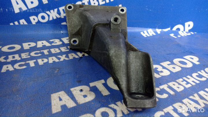 Кронштейн опоры двигателя Bmw E46 купе M52B25 2000