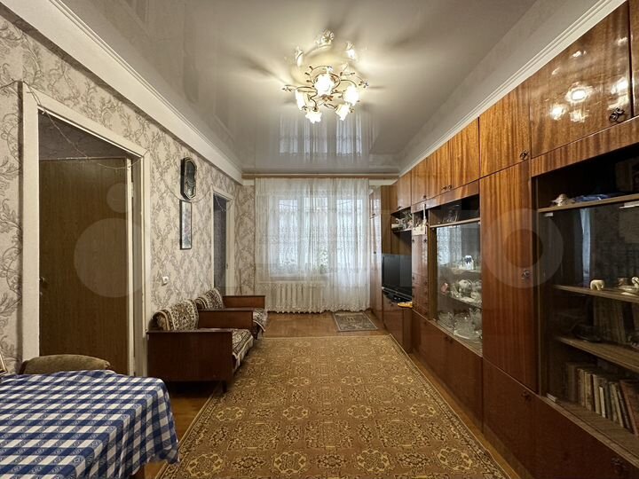 3-к. квартира, 50 м², 3/5 эт.