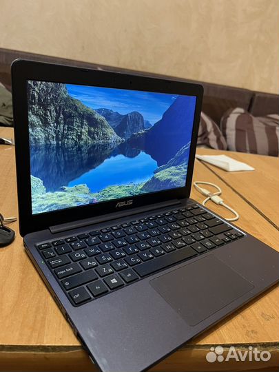 Ноутбук asus