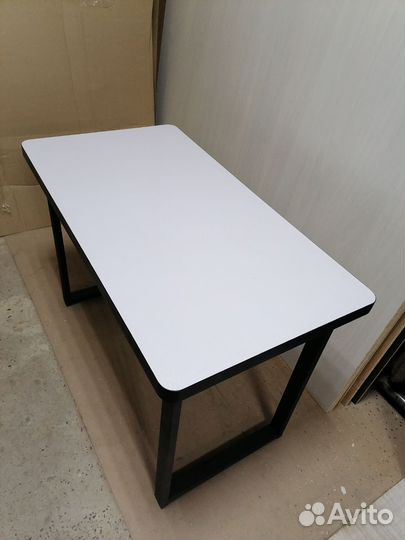 Стол в стиле лофт