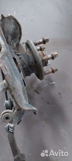 Поворотный кулак передний левый на Mercedes W140