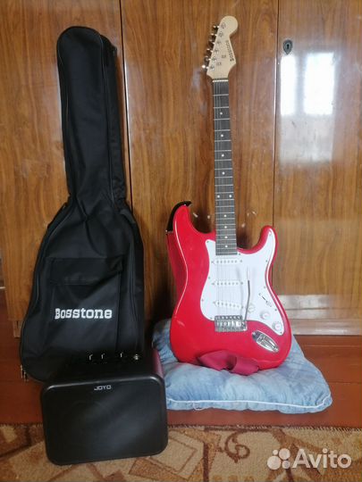 Электрогитара с комбиком и другими аксессуарами