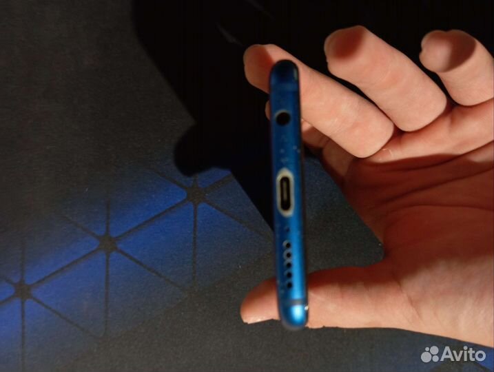 Телефон Honor 10
