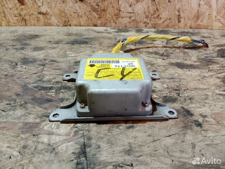 Блок управления airbag Mitsubishi Lancer VII (1995