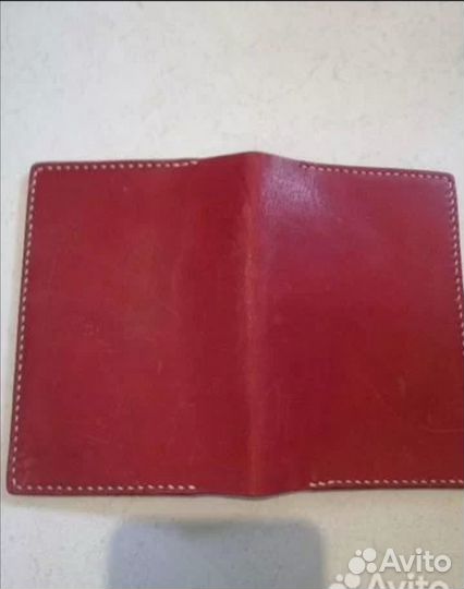 Кожаная обложка на паспорт ручной работы