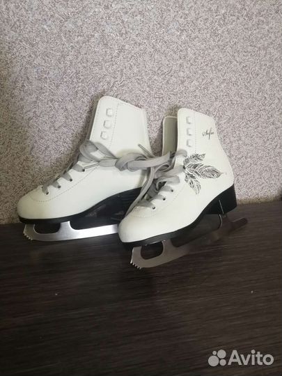 Коньки фигурные