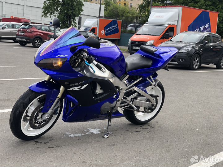 Yamaha r1