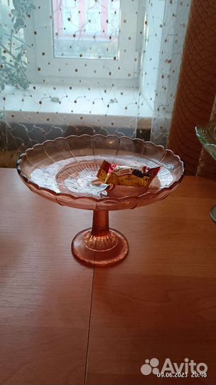 Ваза для фруктов на ножке цветное стекло СССР