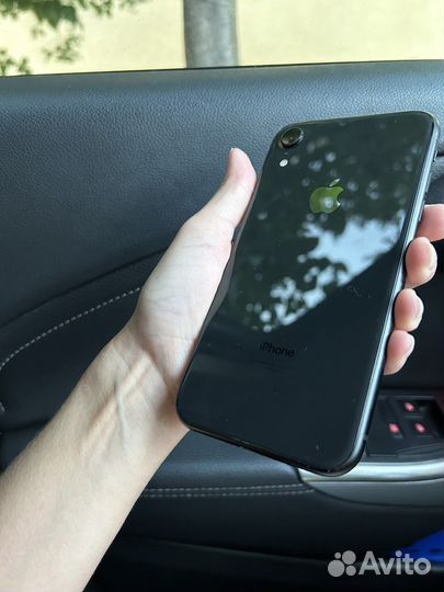 Телефон iPhone XR