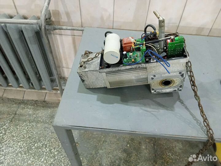 Двигатель для подъёма ворот