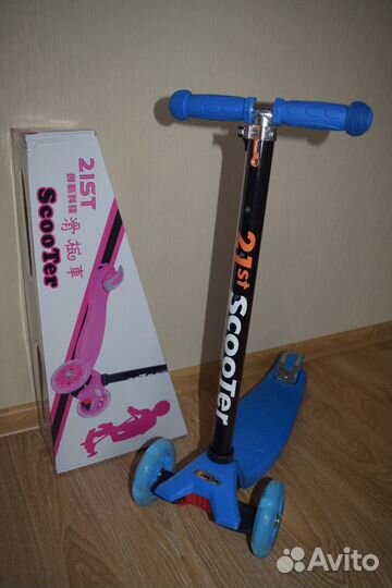 Самокат трехколесный новый