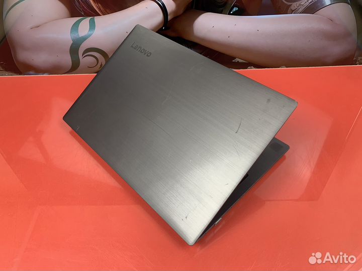 Ноутбук Lenovo i5/8gb/512Gb