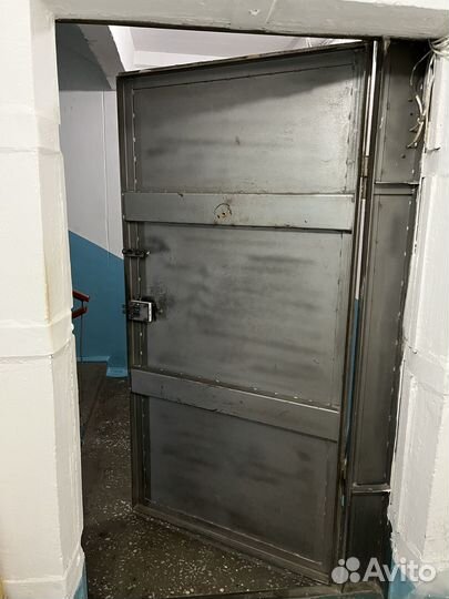 Железная дверь