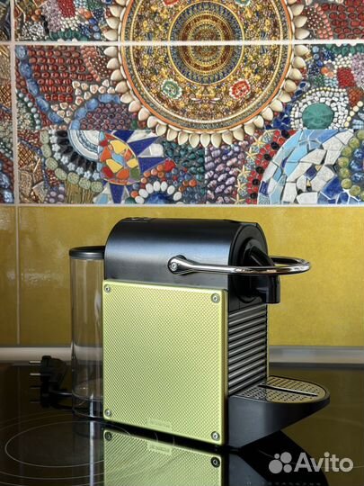 Капсульная кофемашина Nespresso DeLonghi Pixie