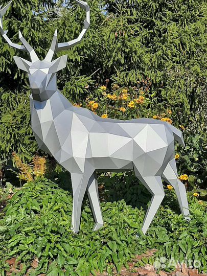 Садовая полигональная фигура олень