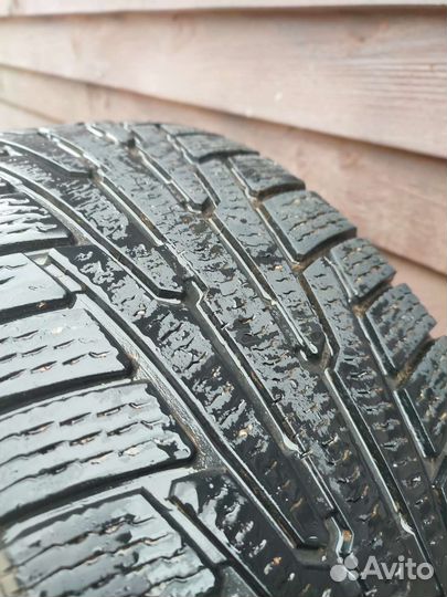 Nokian Tyres Hakkapeliitta R SUV 235/65 R17