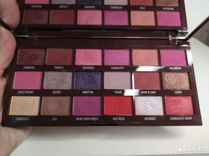 Все палетки Make up Revolution, Vivienne Sabo