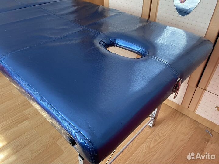 Массажная кушетка