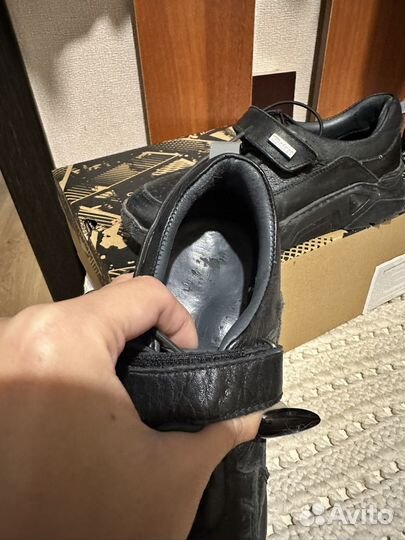 Кроссовки кожанные детские