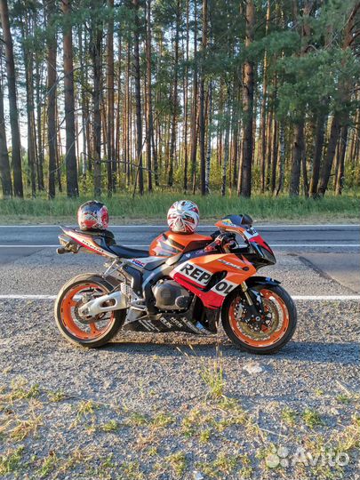 Honda cbr 1000rr fireblade