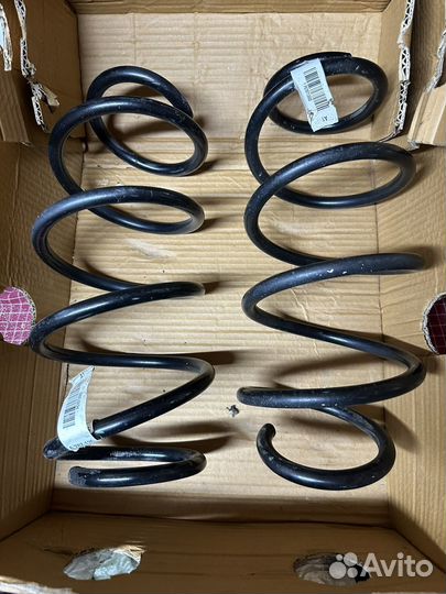 Передние пружины F25