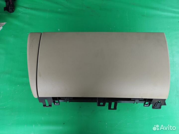 Перчаточный ящик (бардачек) jaguar xf