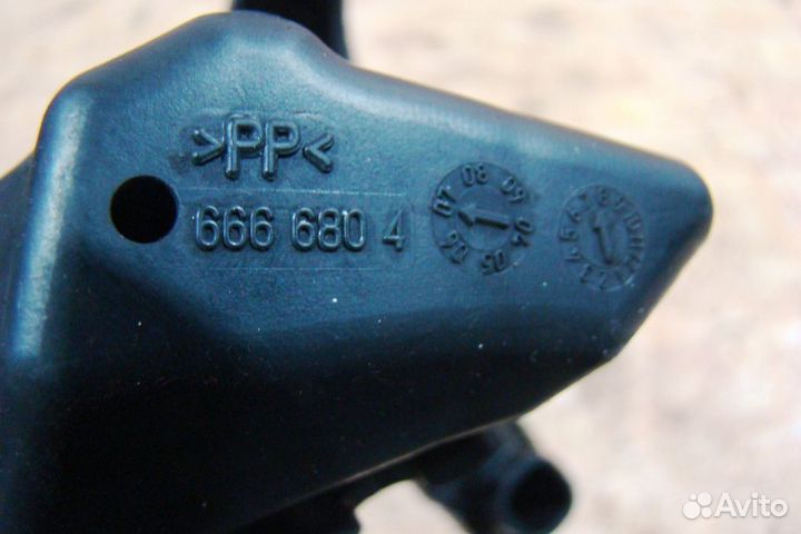 Nissan Note E11 Резонатор воздушного фильтра