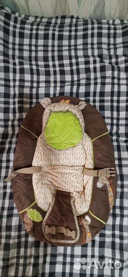 Шезлонг детский с вибрацией Carter's