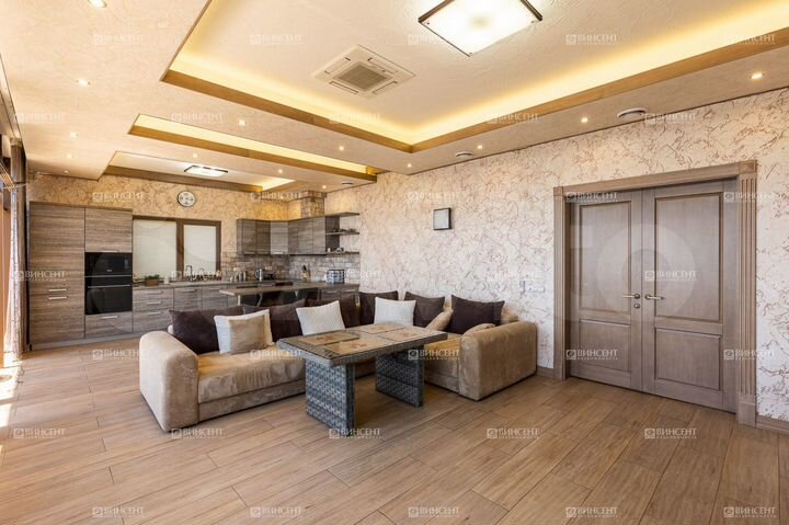 Дом 250 м² на участке 6 сот.