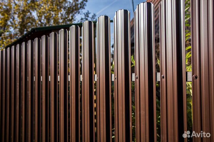 Штакетник металлический GL 0,45 RAL 0521