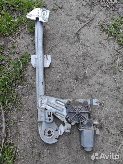 Стеклоподъёмник задний левый Пежо 206