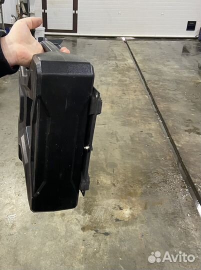 Канистра с креплением для снегохода