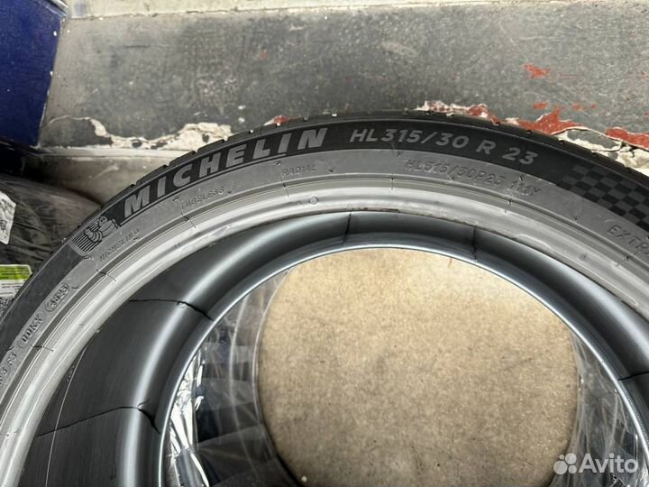 Michelin Pilot Sport 4 SUV 275/35 R23 и 315/30 R23