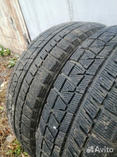 Bridgestone Blizzak Revo GZ 215/65 R16