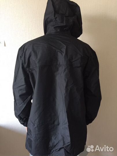 Чёрный костюм для охраны и отдыха