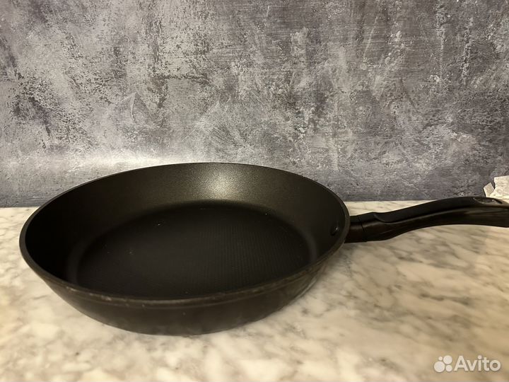 Сковорода антипригарная 32 см, кастрюля Tefal