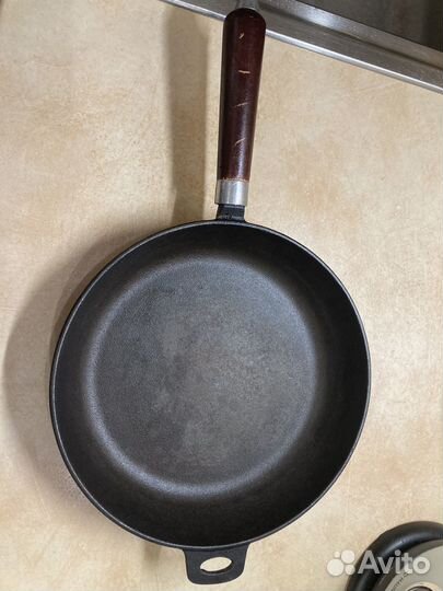 Чугунная сковорода