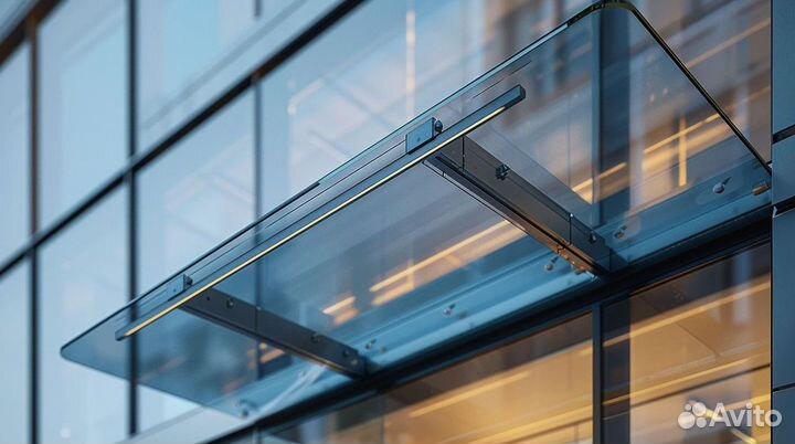 Стеклянный козырек над входной группой