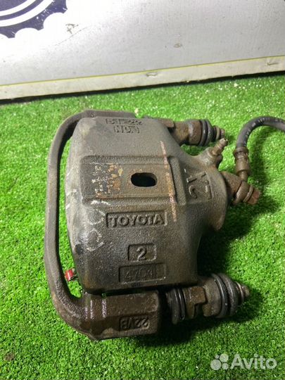 Суппорт тормозной передний правый Toyota Sprinter