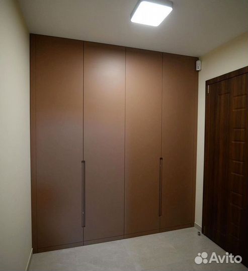 Шкаф распашной на заказ