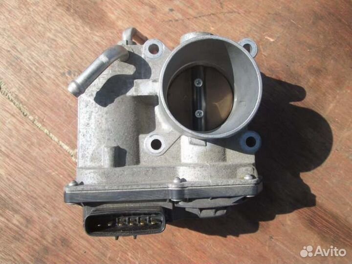 Дроссельная заслонка Toyota Corolla Fielder NZE141