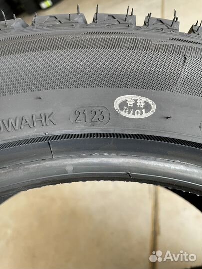 Kapsen IceMax RW501 215/55 R17 94H