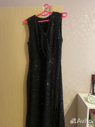 Вечернее черное платье