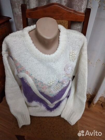 Свитер женский белый